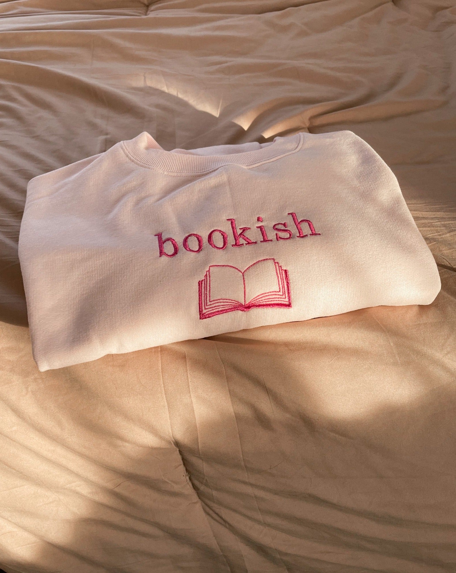 Bookish Crewneck Sweatshirt - Light Pink