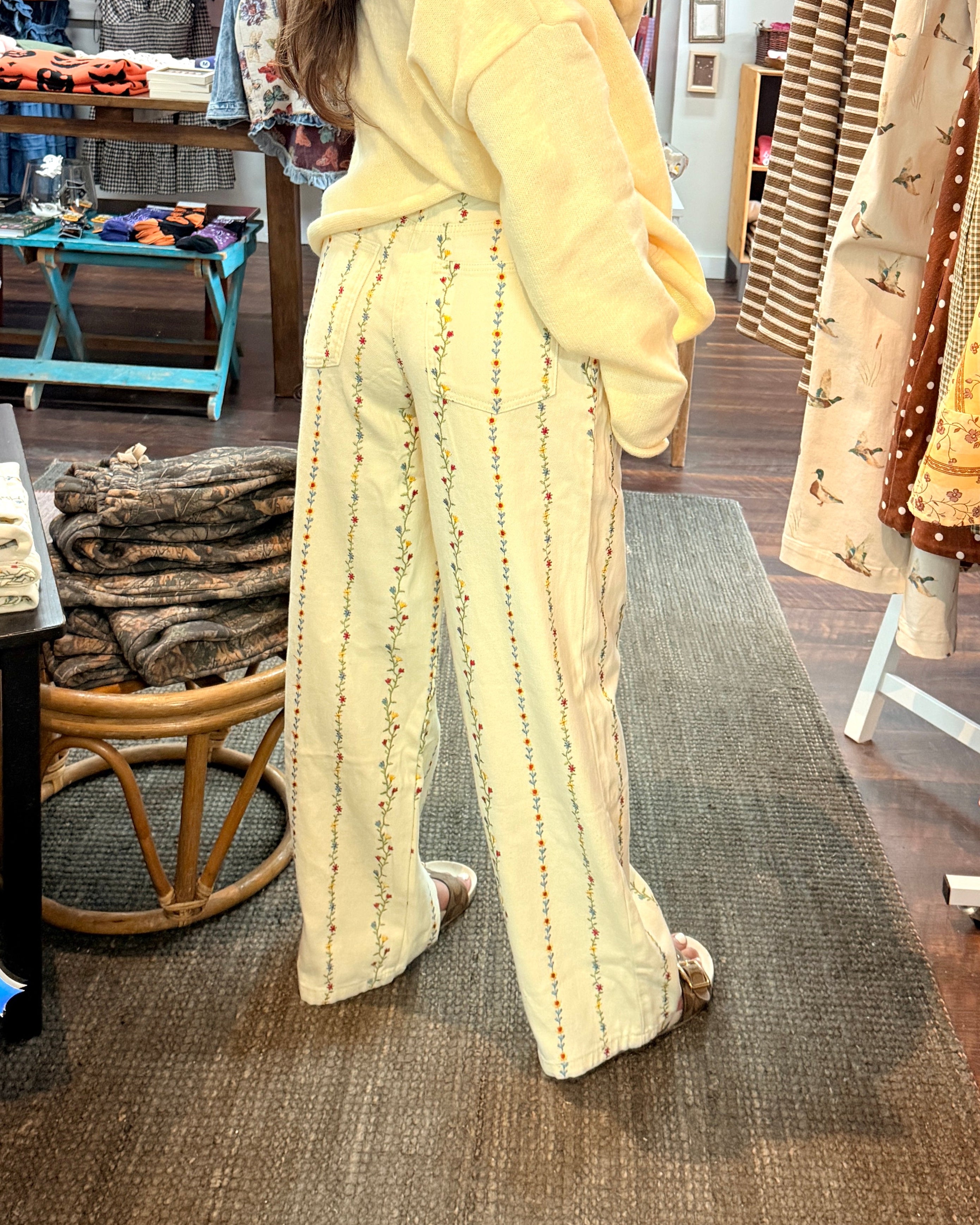 Floral Embroidered Cream Pants