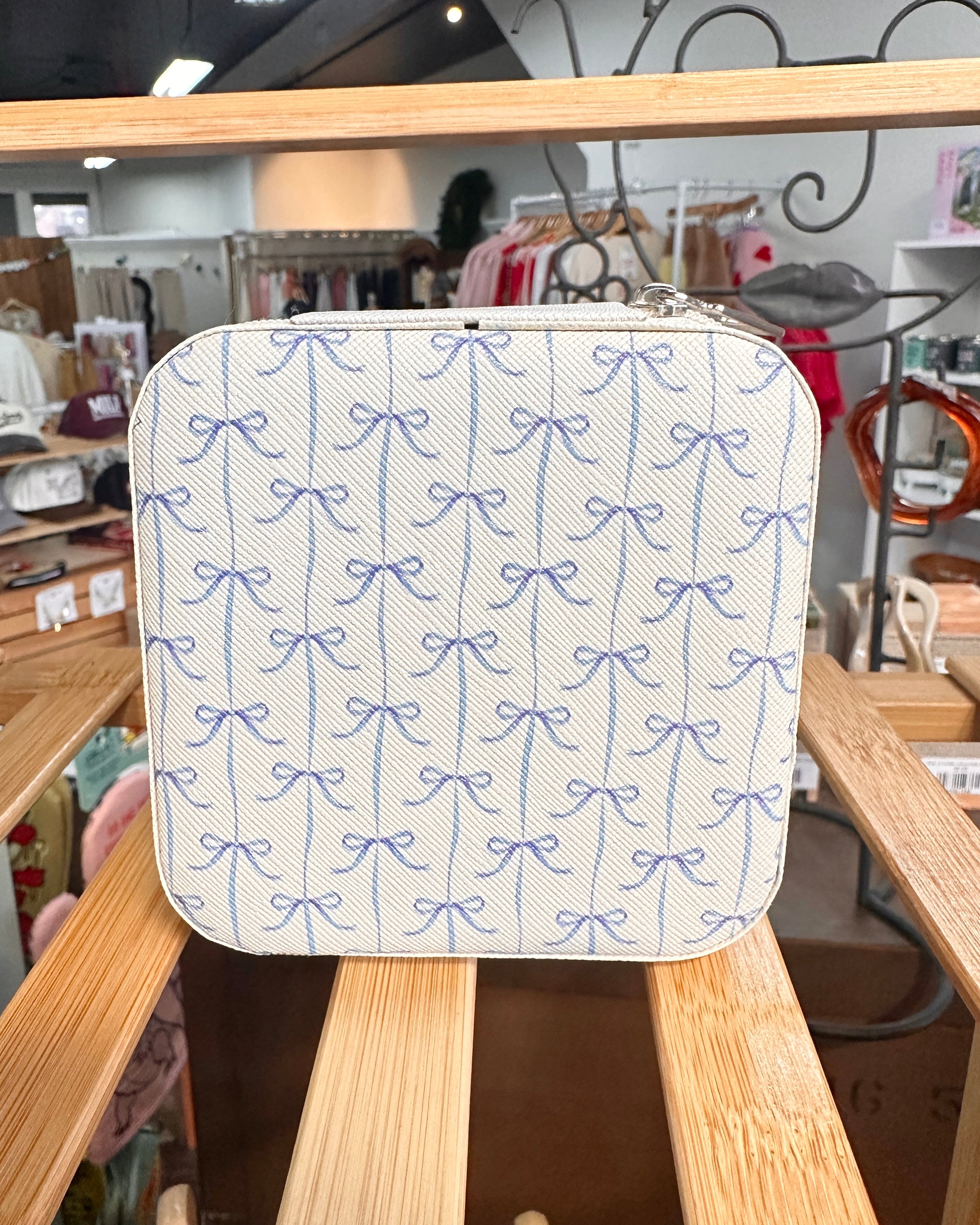 Compact Travel Jewelry Box - Blue Bows