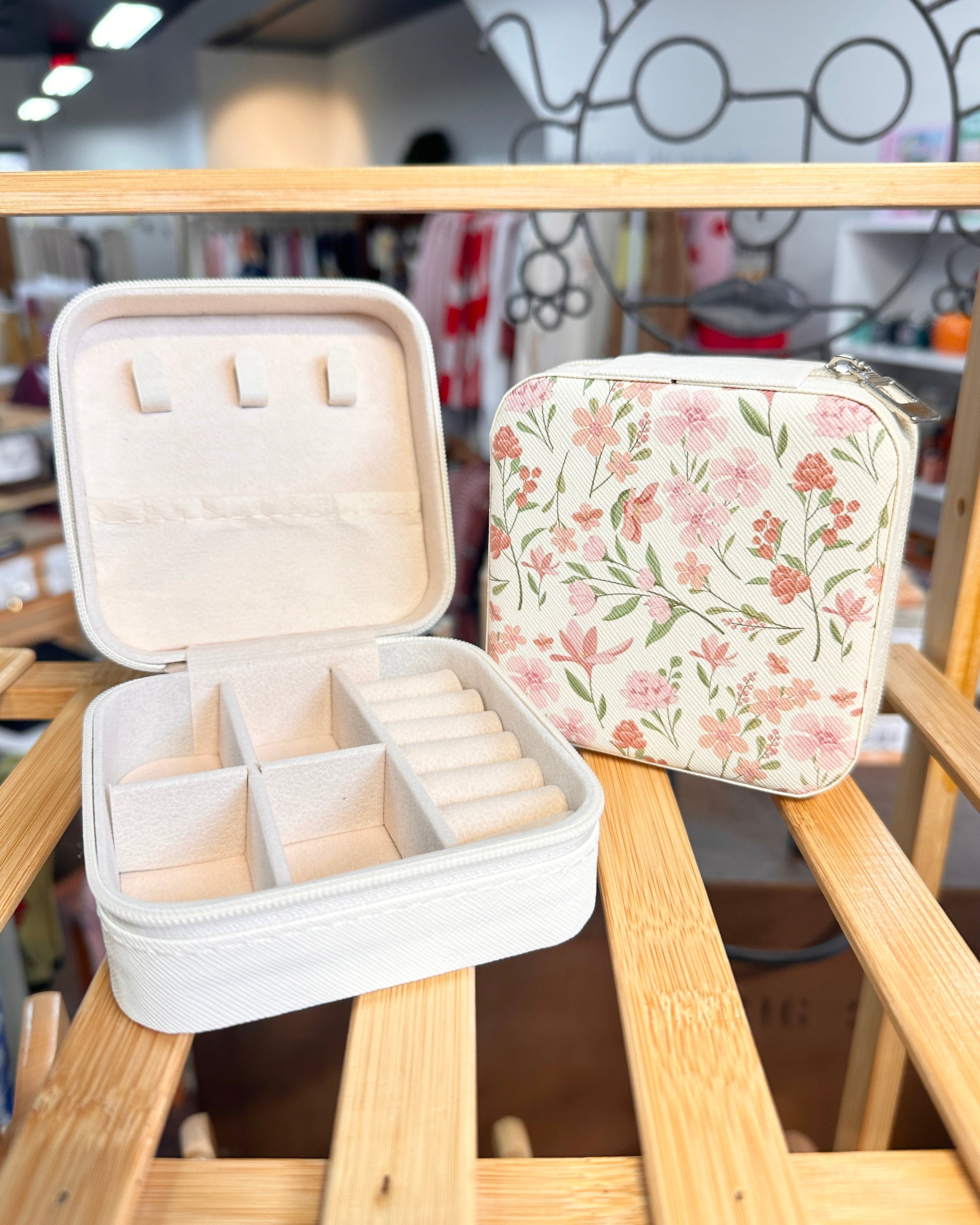 Compact Travel Jewelry Box - Pink Florals