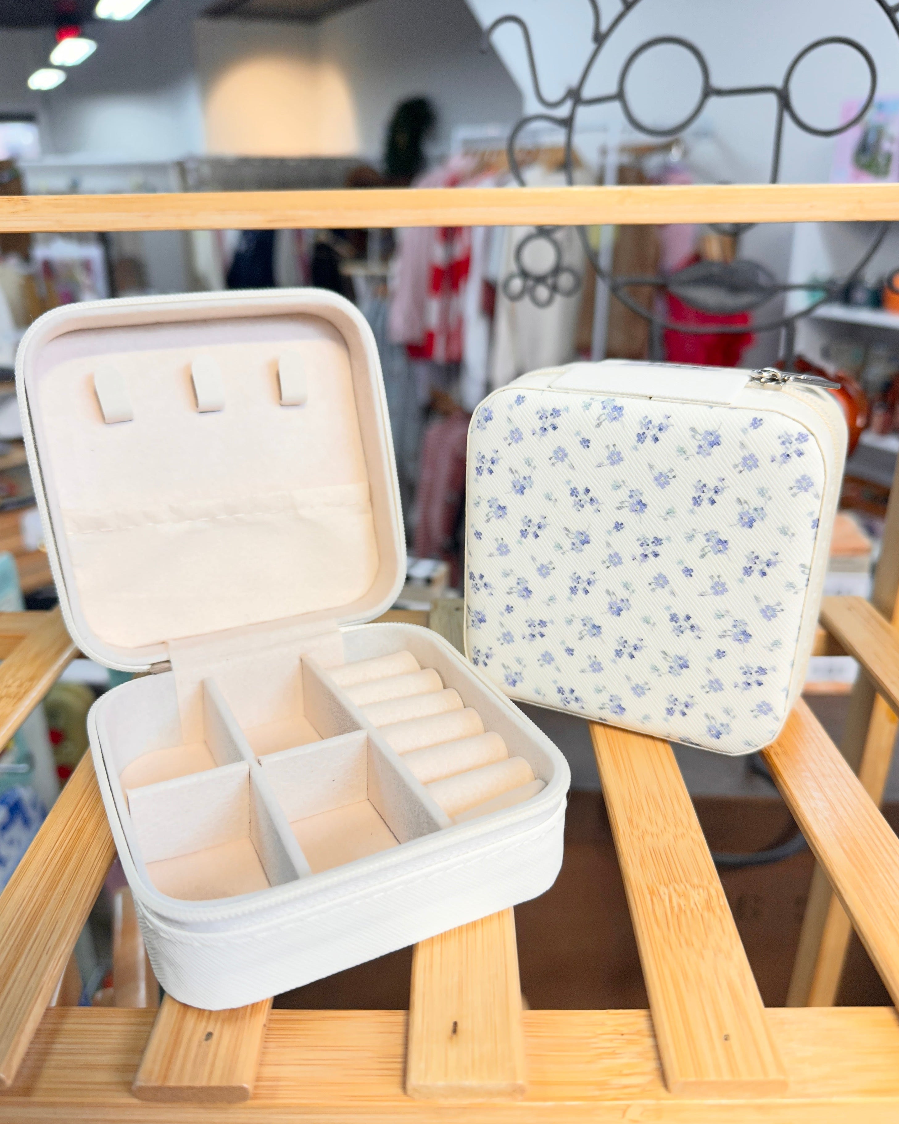 Compact Travel Jewelry Box - Blue Ditsy Flowers
