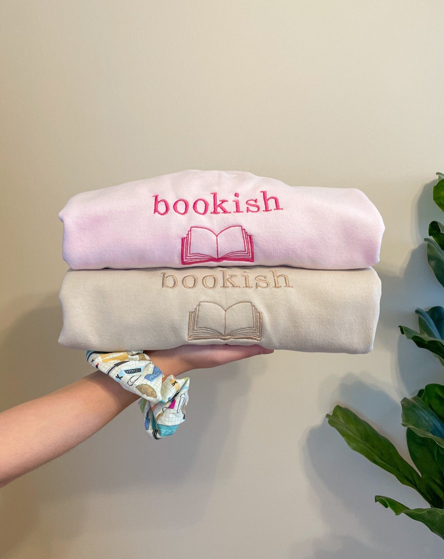 Bookish Crewneck Sweatshirt - Light Pink